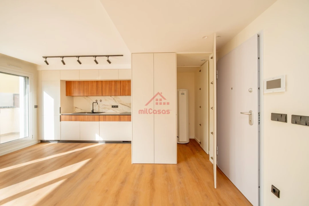 Apartamento T2 para Arrendamento em Santa Maria, São Pedro e Matacães Foto 5