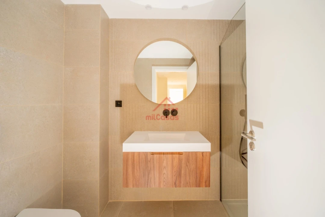 Apartamento T2 para Arrendamento em Santa Maria, São Pedro e Matacães Foto 13