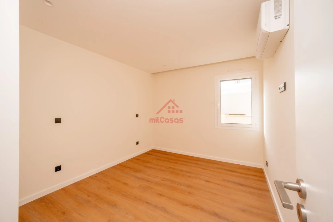 Apartamento T2 para Arrendamento em Santa Maria, São Pedro e Matacães Foto 16