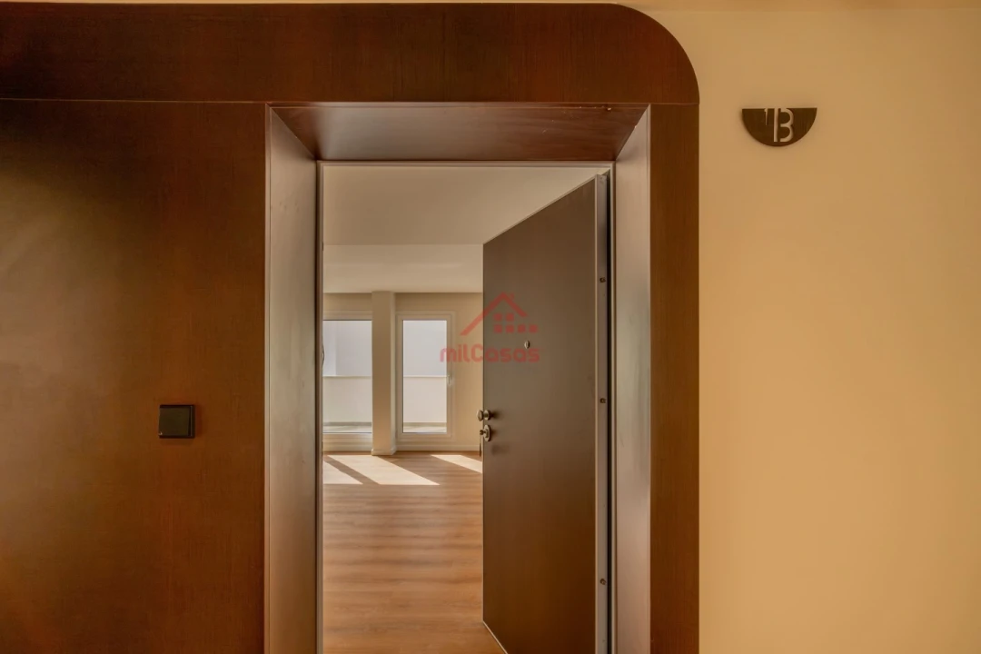 Apartamento T2 para Arrendamento em Santa Maria, São Pedro e Matacães Foto 23