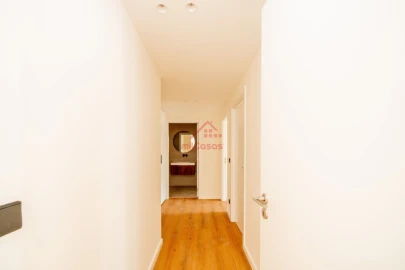 Apartamento T2 para Arrendamento em Santa Maria, São Pedro e Matacães