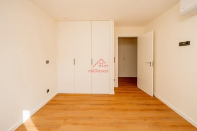 Apartamento T2 para Arrendamento em Santa Maria, São Pedro e Matacães