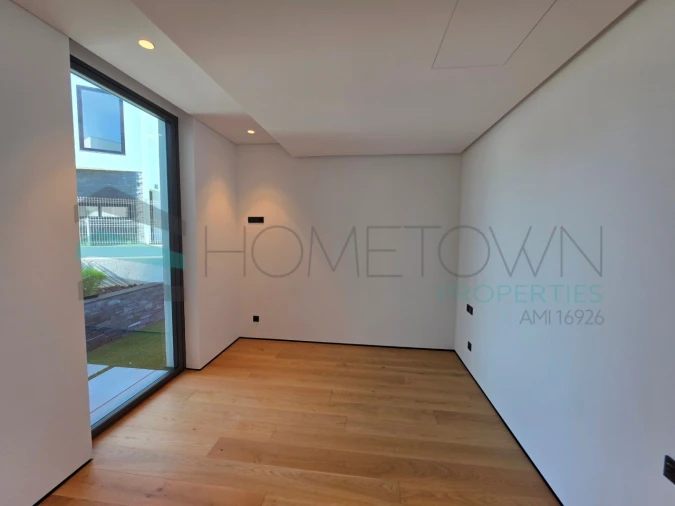 Moradia T3 para Venda em Quarteira Foto 18