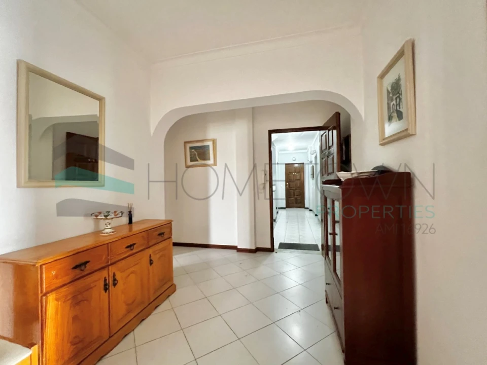 Apartamento T2 para Venda em Quarteira Foto 4