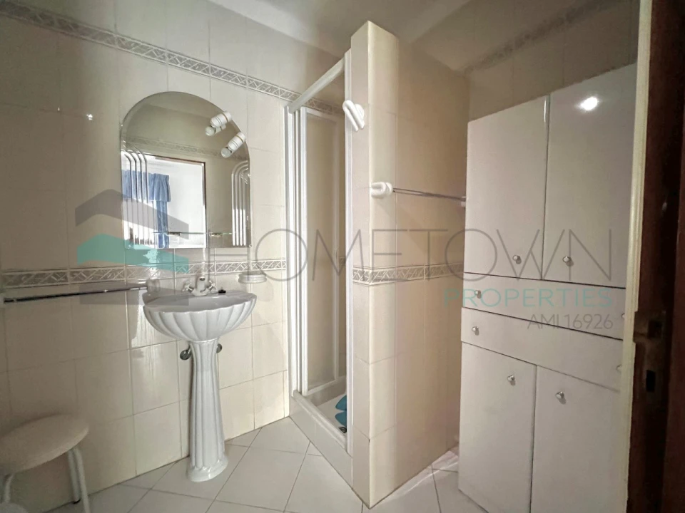 Apartamento T2 para Venda em Quarteira Foto 14