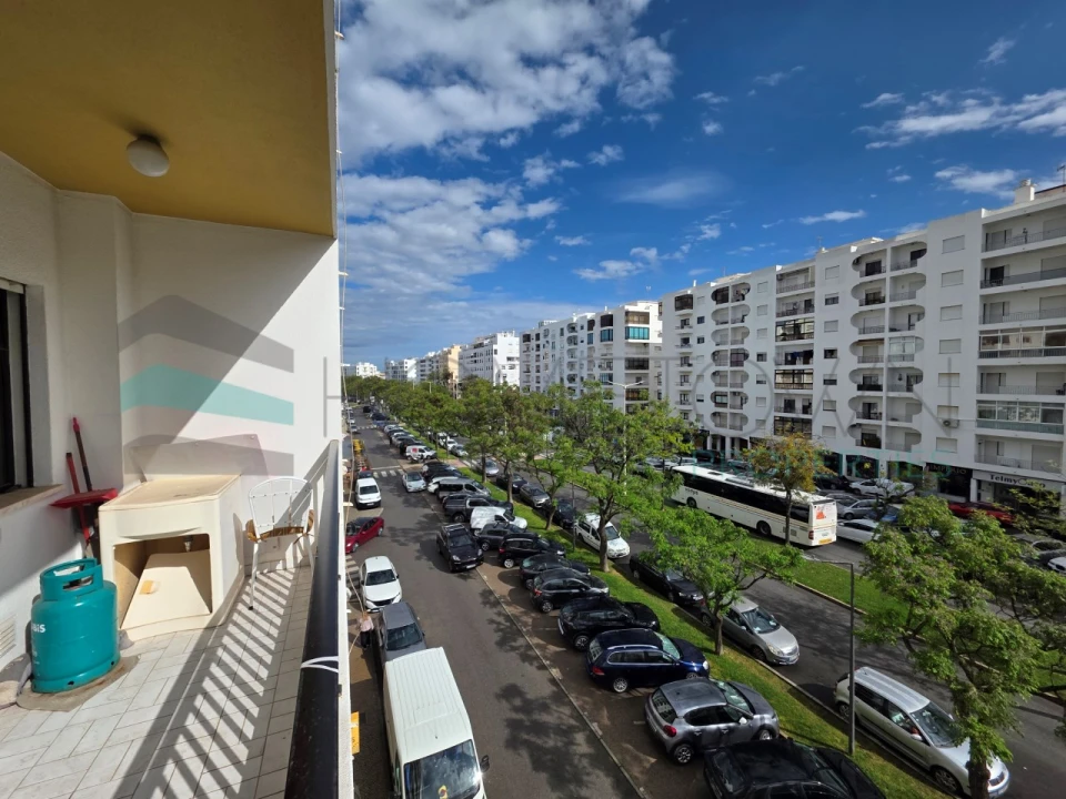 Apartamento T2 para Venda em Quarteira Foto 3