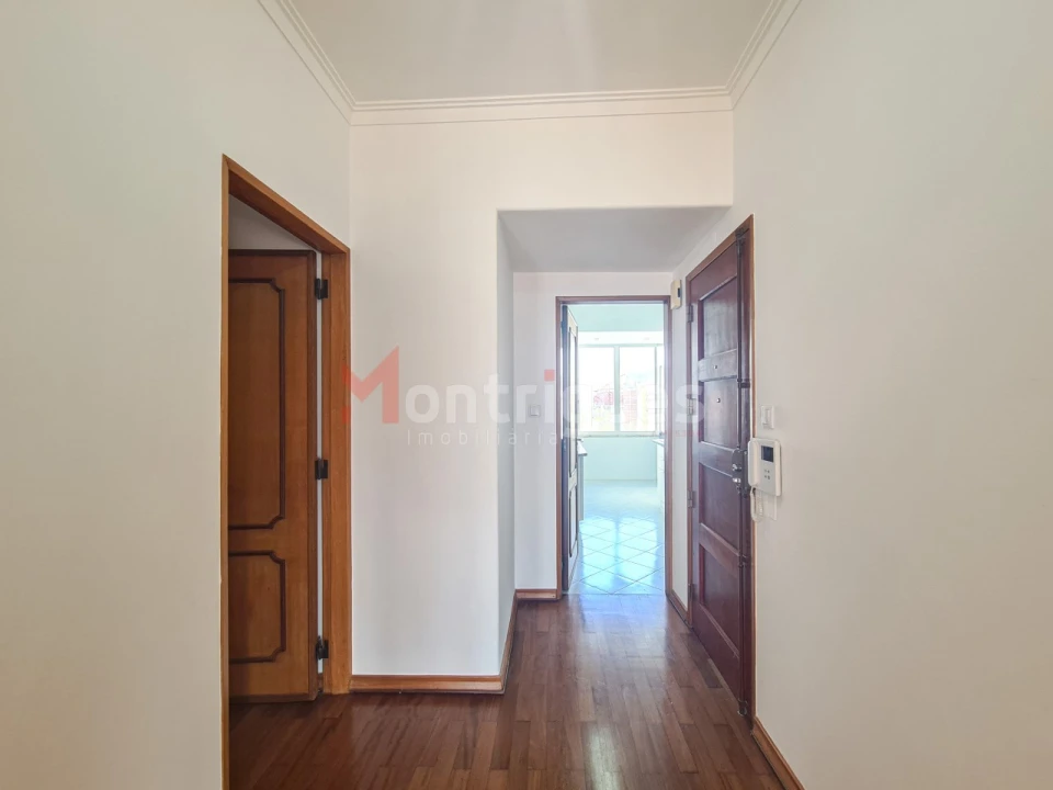 Apartamento T4 para Arrendamento em São Domingos de Benfica Foto 14