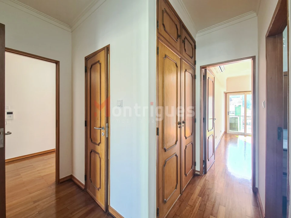 Apartamento T4 para Arrendamento em São Domingos de Benfica Foto 17