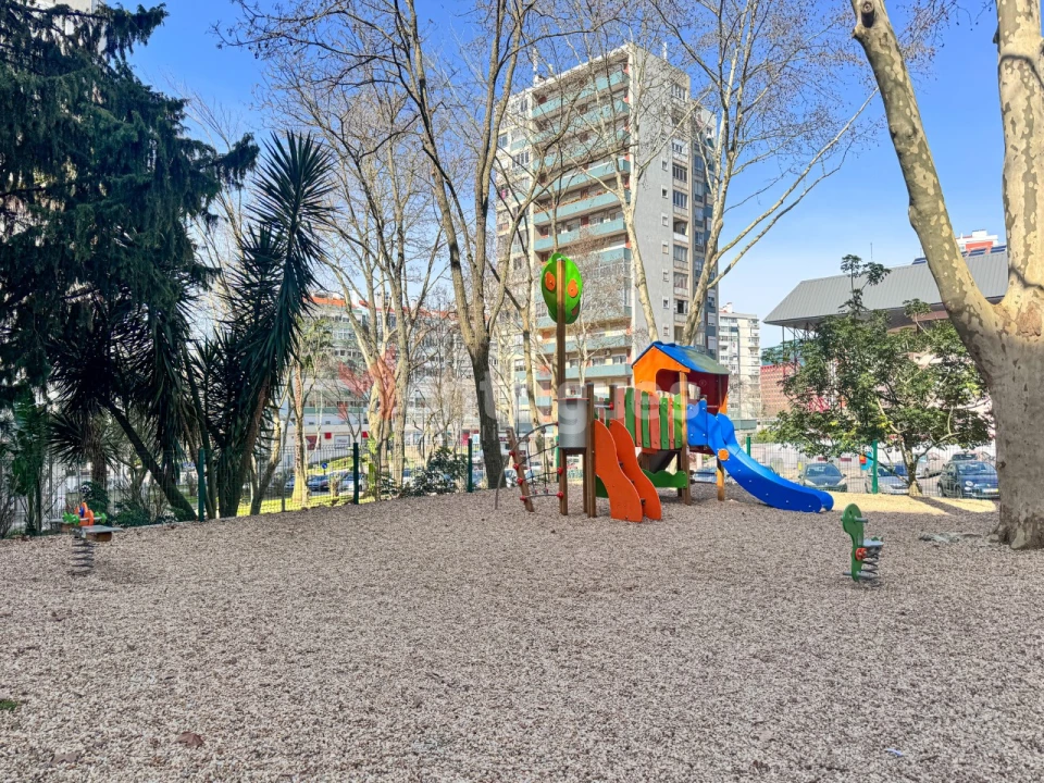 Apartamento T4 para Arrendamento em São Domingos de Benfica Foto 38