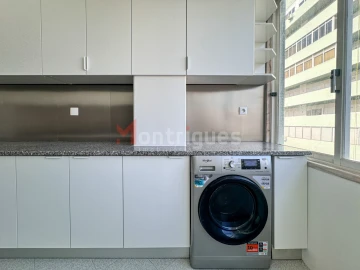 Apartamento T4 para Arrendamento em São Domingos de Benfica