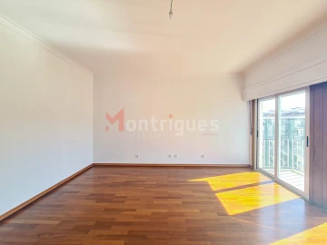 Apartamento T4 para Arrendamento em São Domingos de Benfica