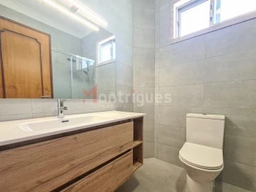 Apartamento T4 para Arrendamento em São Domingos de Benfica