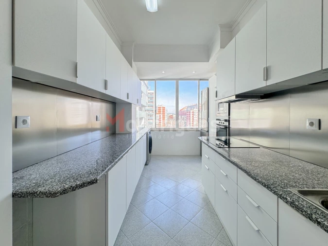 Apartamento T4 para Arrendamento em São Domingos de Benfica Foto 10