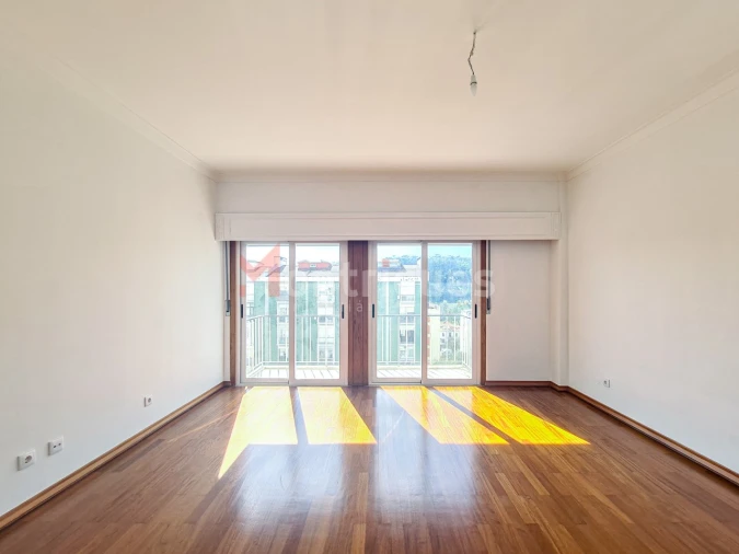 Apartamento T4 para Arrendamento em São Domingos de Benfica Foto 5