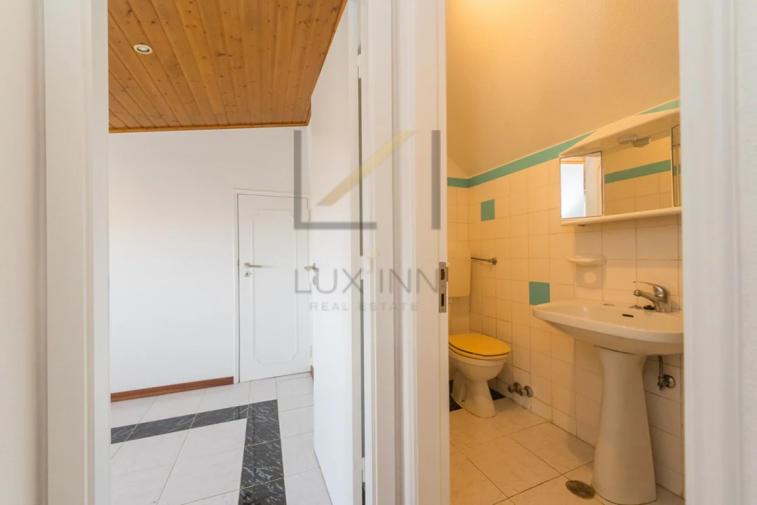 Moradia T2 para Venda em Carcavelos e Parede Foto 33