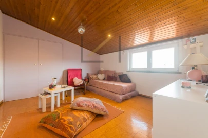 Moradia T2 para Venda em Carcavelos e Parede