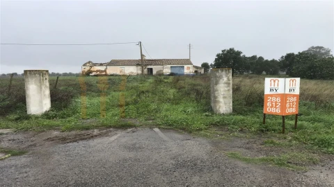 Terreno Misto para Venda em Ferreira do Alentejo e Canhestros