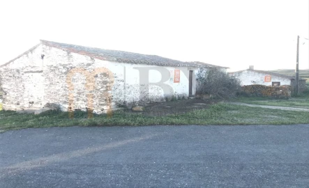 Quinta para Venda em São João dos Caldeireiros