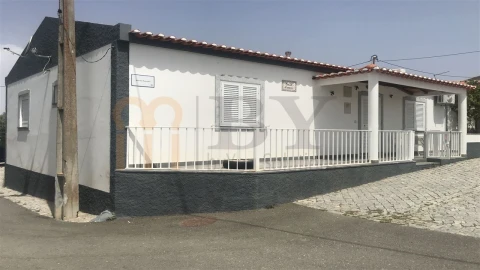 Moradia T3 para Venda em Alcaria Ruiva