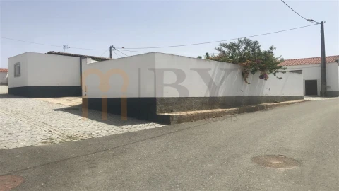 Moradia T3 para Venda em Alcaria Ruiva