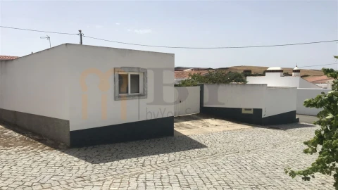 Moradia T3 para Venda em Alcaria Ruiva