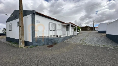 Moradia T3 para Venda em Alcaria Ruiva