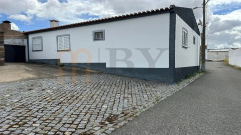 Moradia T3 para Venda em Alcaria Ruiva
