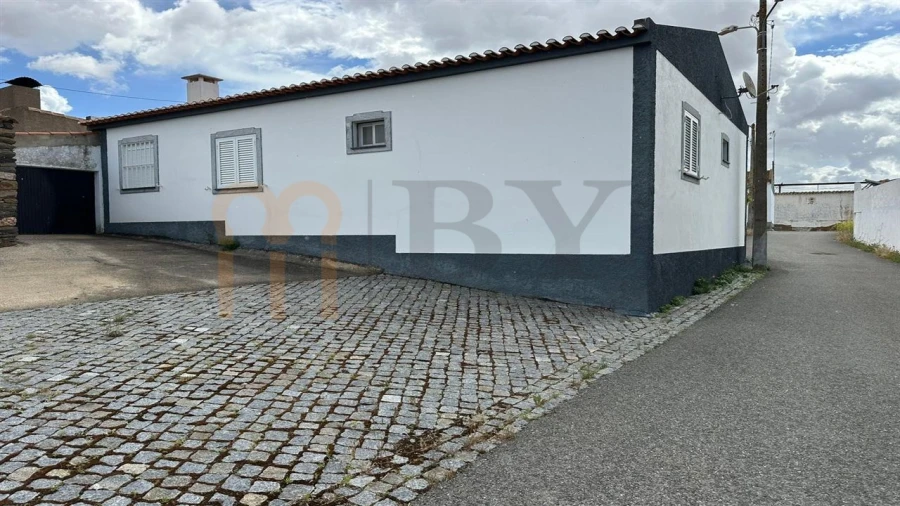 Moradia T3 para Venda em Alcaria Ruiva Foto 9