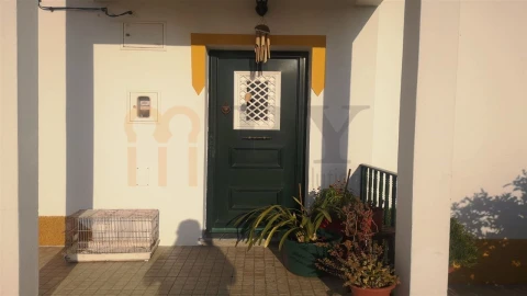 Moradia T3 para Venda em São João dos Caldeireiros