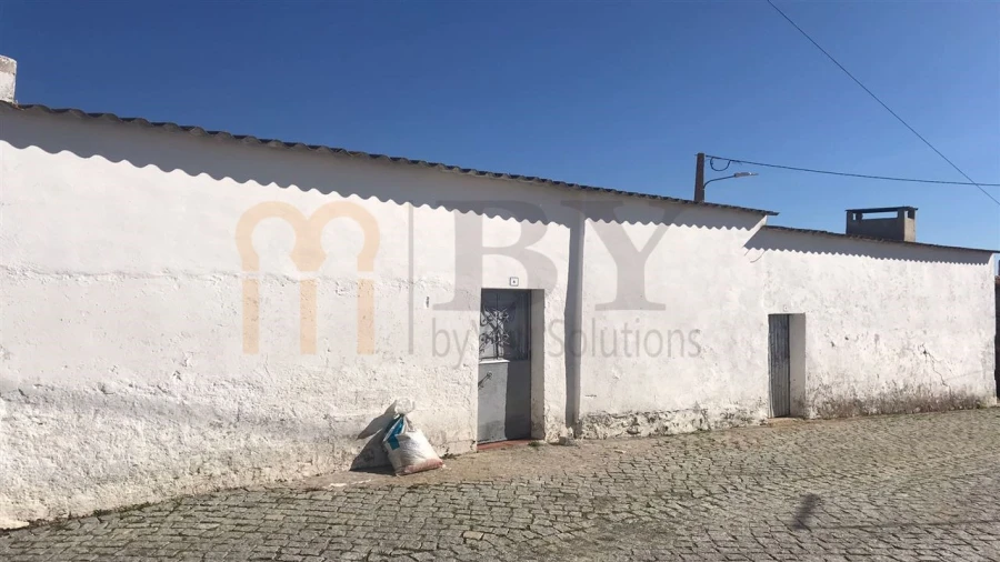 Armazém para Venda em São João dos Caldeireiros Foto 2
