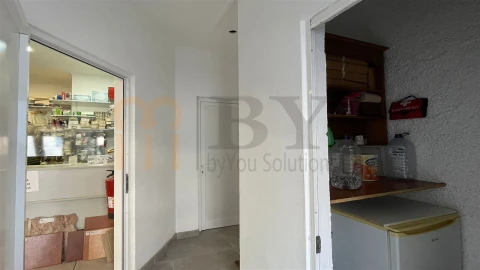 Prédio para Venda em Almodôvar e Graça dos Padrões