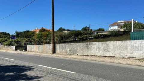 Terreno para Venda em Queluz e Belas