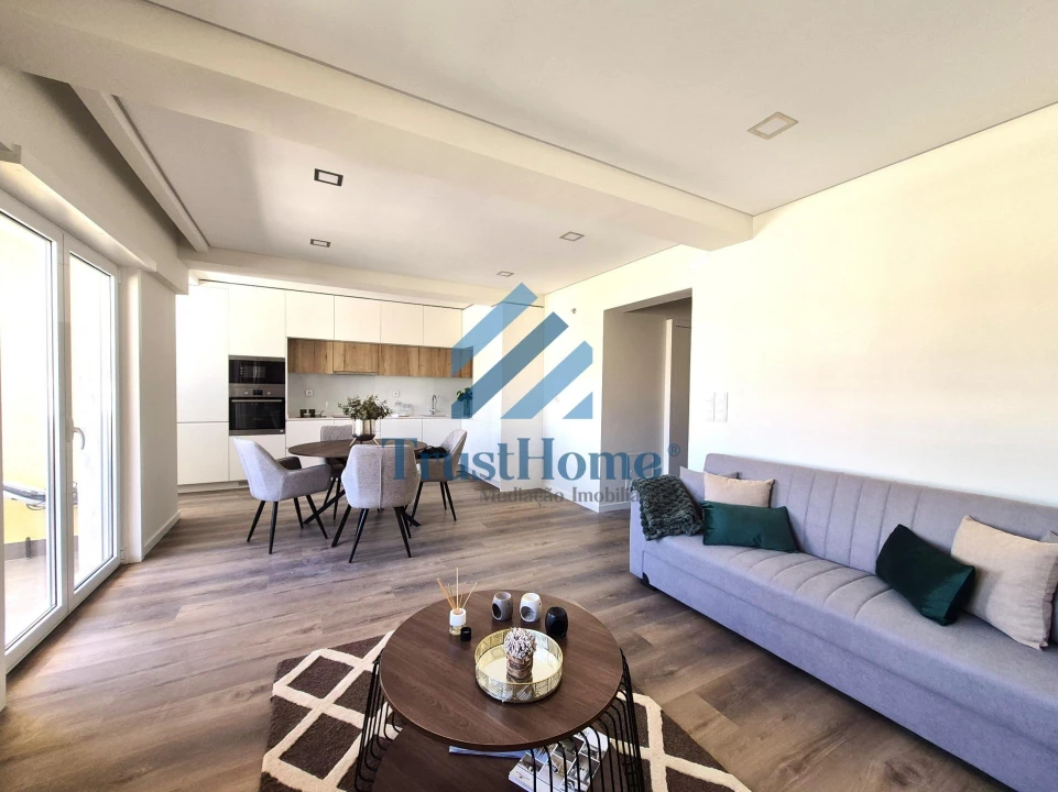 Apartamento T3 para Venda em Benfica Foto 1