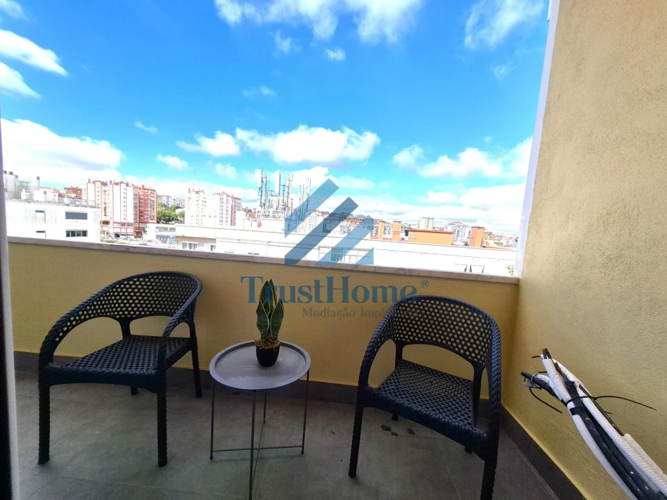 Apartamento T3 para Venda em Benfica Foto 4