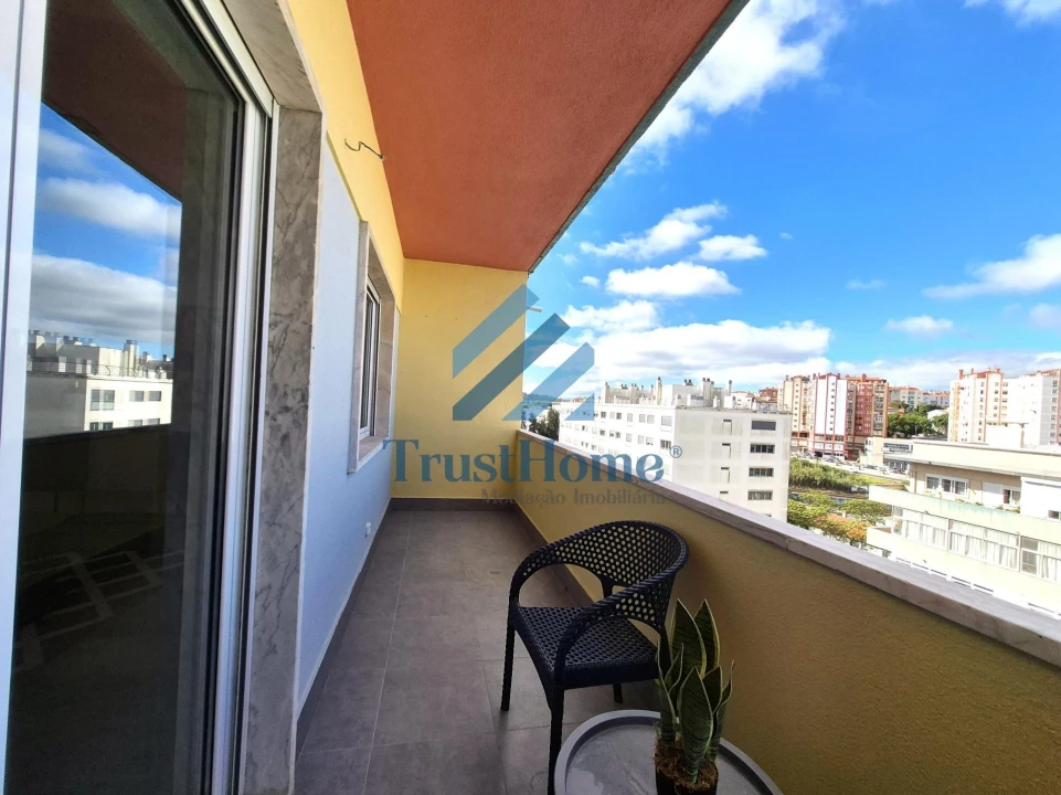 Apartamento T3 para Venda em Benfica Foto 5