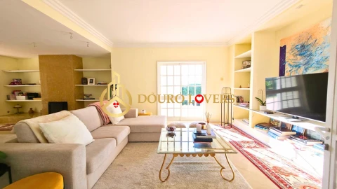 Moradia T6 para Venda em Arcozelo