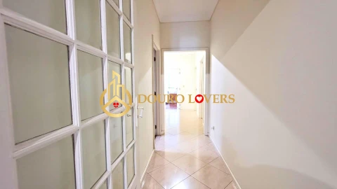 Moradia T6 para Venda em Arcozelo