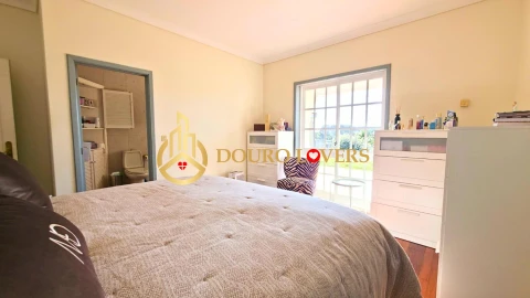 Moradia T6 para Venda em Arcozelo