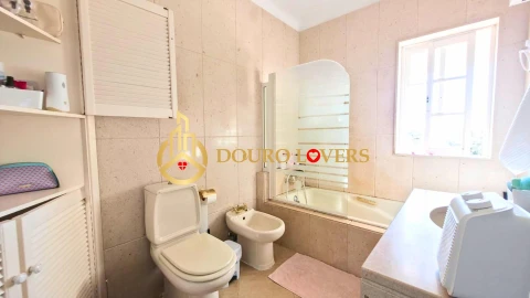 Moradia T6 para Venda em Arcozelo