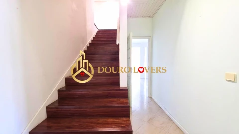 Moradia T6 para Venda em Arcozelo