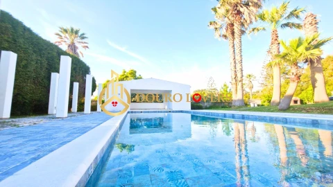 Moradia T6 para Venda em Arcozelo