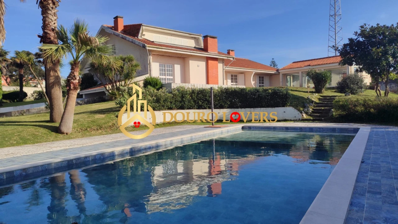 Moradia T6 para Venda em Arcozelo Foto 1