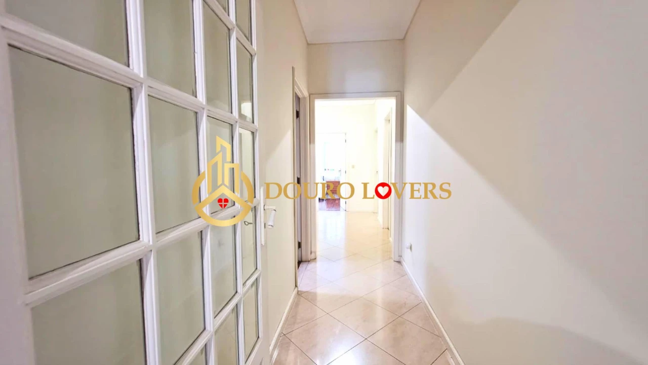 Moradia T6 para Venda em Arcozelo Foto 20