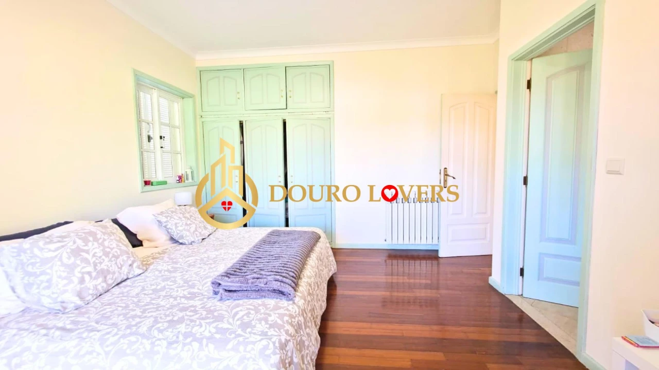 Moradia T6 para Venda em Arcozelo Foto 28