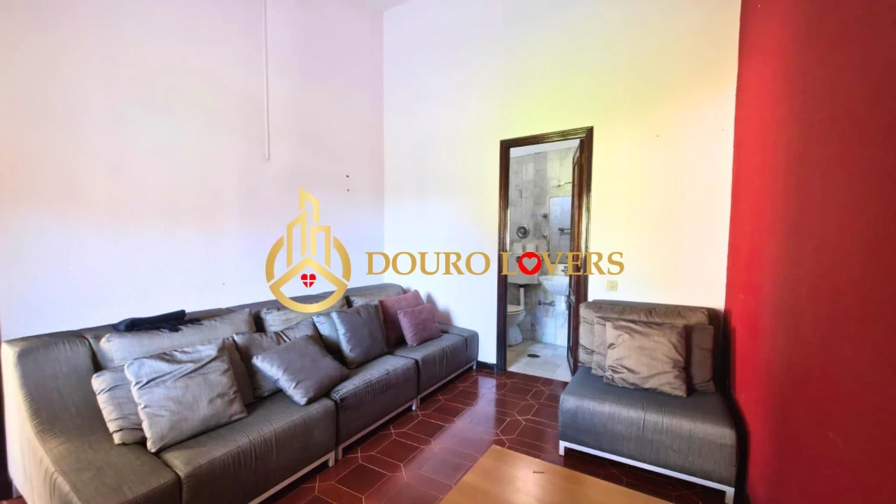 Moradia T6 para Venda em Arcozelo Foto 39