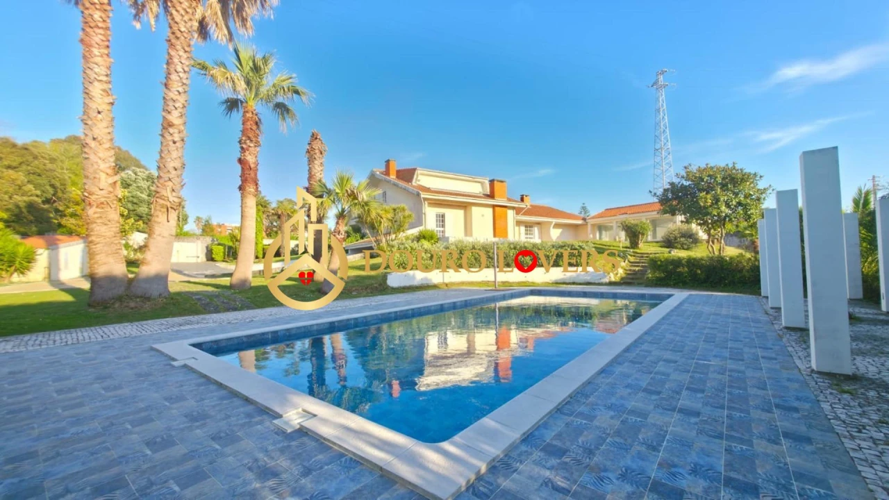 Moradia T6 para Venda em Arcozelo Foto 9