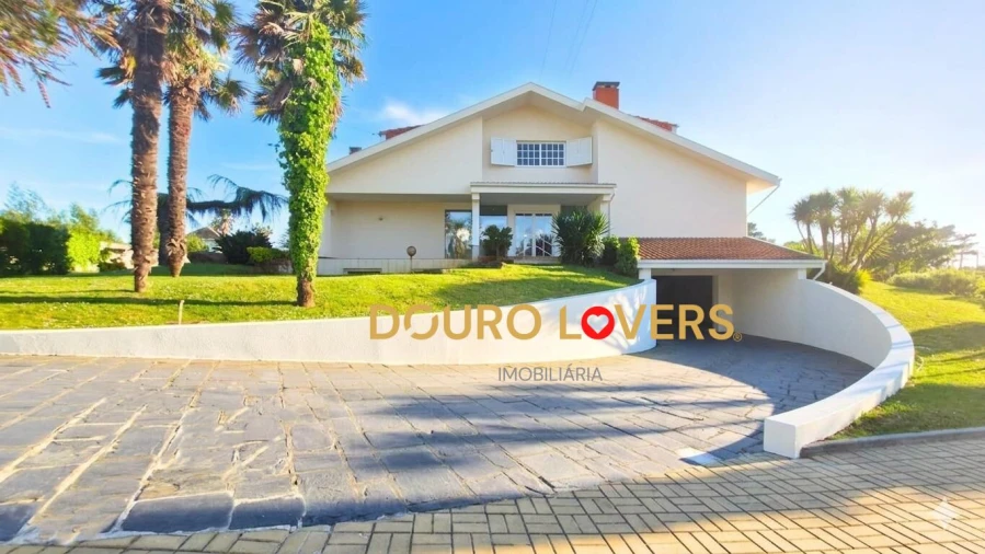 Moradia T6 para Venda em Arcozelo Foto 3