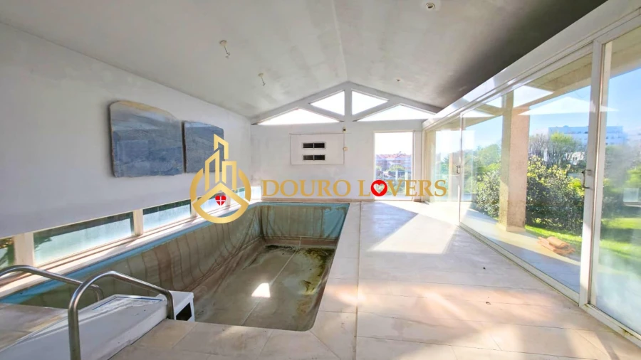 Moradia T6 para Venda em Arcozelo Foto 35