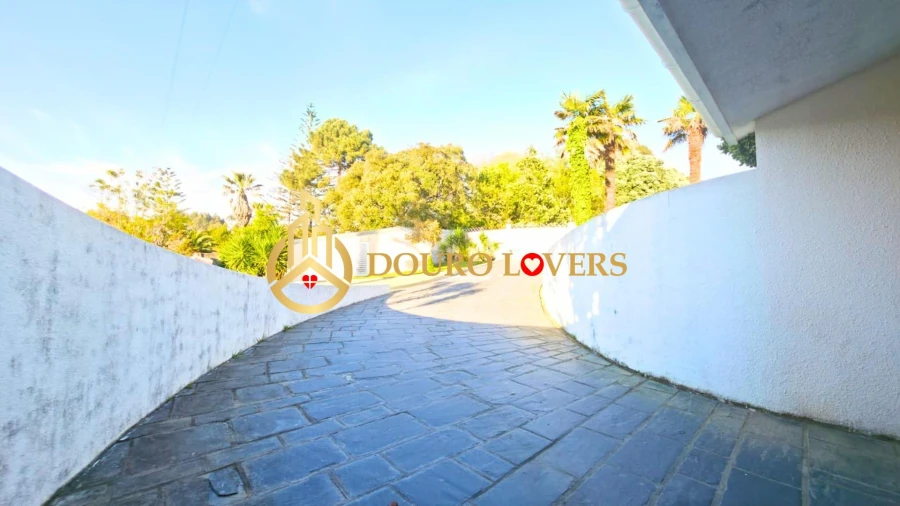 Moradia T6 para Venda em Arcozelo Foto 37