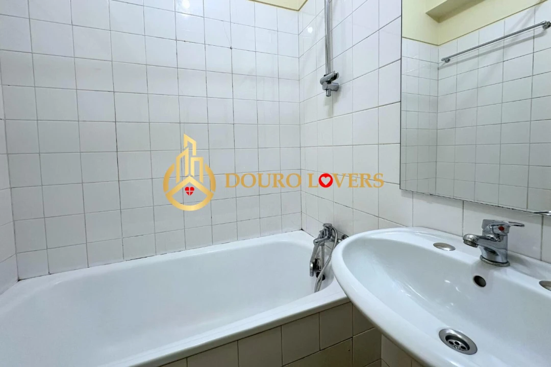 Apartamento T2 para Venda em Paranhos Foto 16